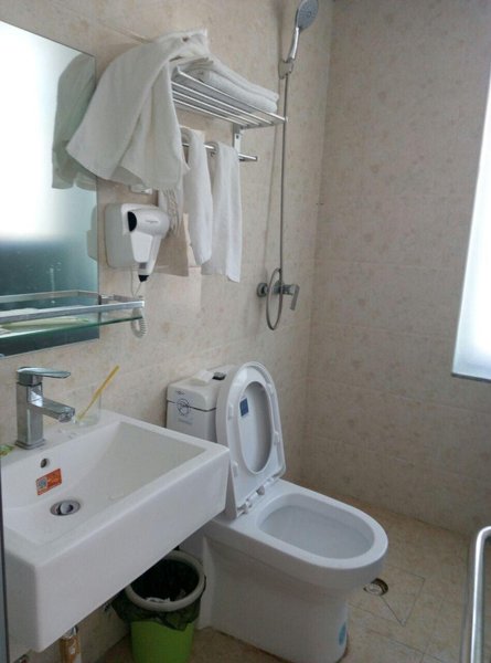 张北锦廷假日宾馆卫生间用具的不足与改进建议